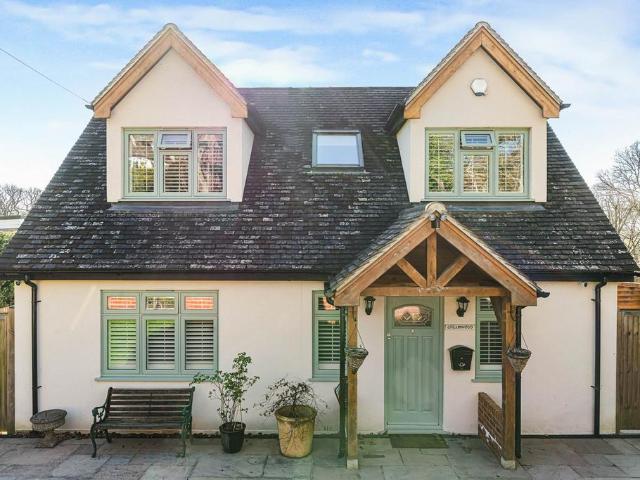 House for sale in Greater London