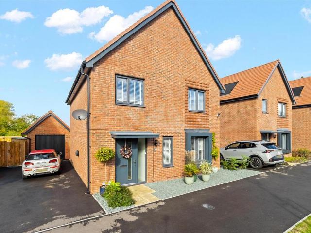 House for sale in Roebuck Park, Wealden