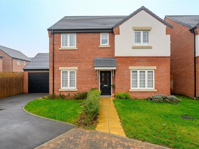 House for sale in Walton, West Yorkshire