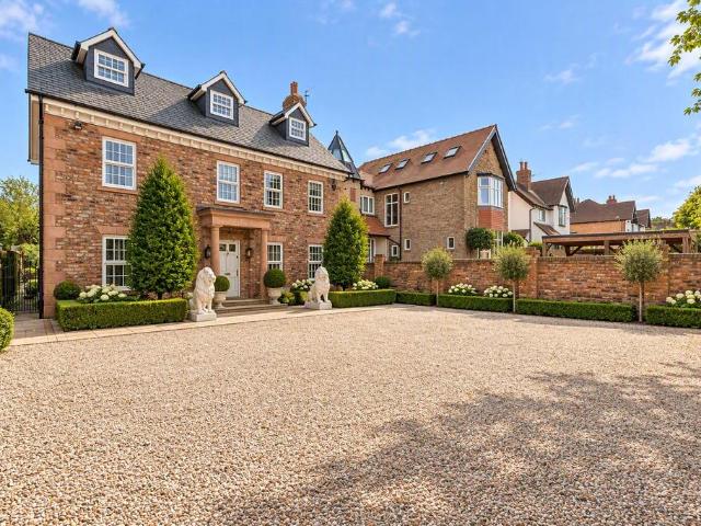 House for sale in Cheadle Hulme, Greater Manchester