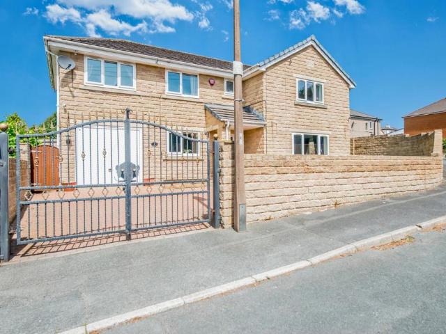 House for sale in Little Gomersal, West Yorkshire