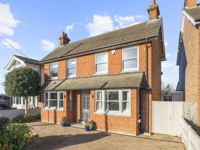 House for sale in Harlington, Bedfordshire