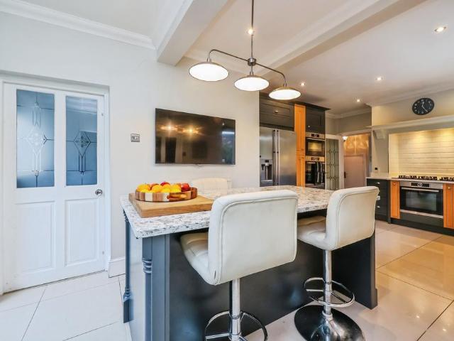 House for sale in Potters Corner, East Midlands