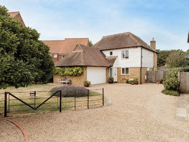 House for sale in Sandwich, Ash