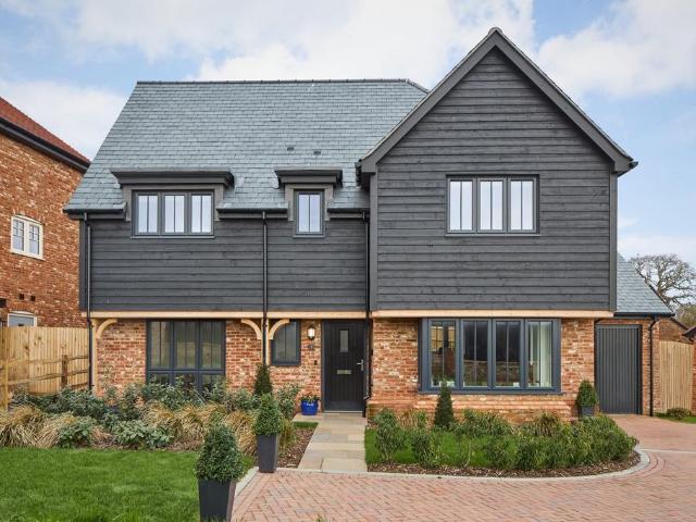 House for sale in Arundel, Clapham
