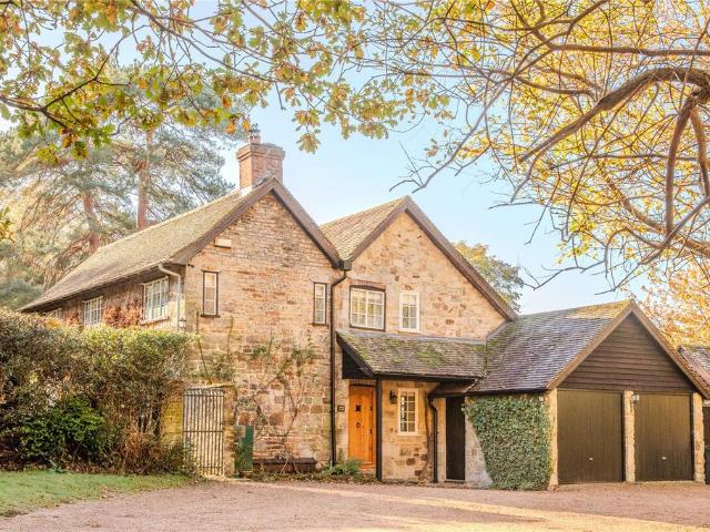 House for sale in Chuck Hatch, Cross In Hand