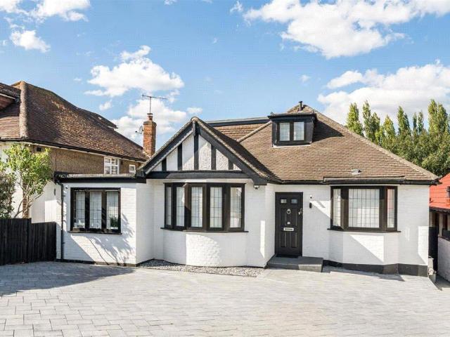 House for sale in Bushey Heath, Hertfordshire
