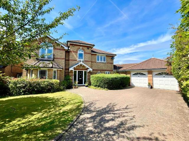 House for sale in Colshaw Farm, Wilmslow