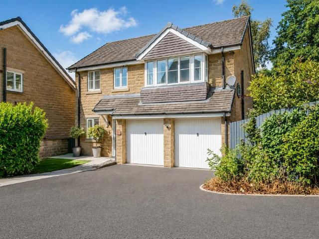 House for sale in Birkenshaw, West Yorkshire