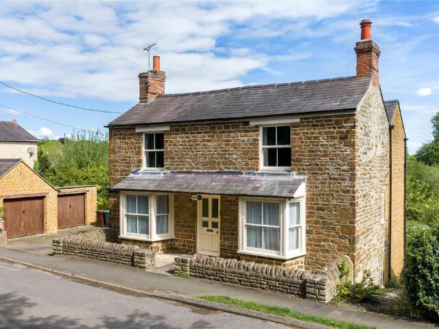 House for sale in Evershot, Oxfordshire