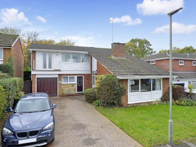 House for sale in Fole, Surrey