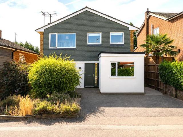 House for sale in Hertford, Colliers End