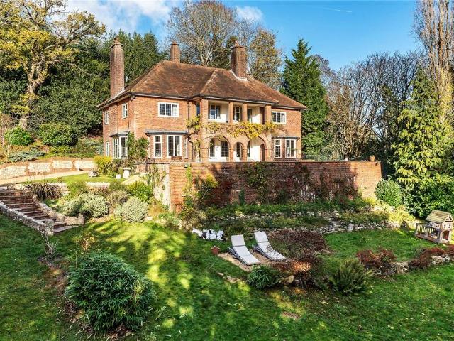 House for sale in The Butts, Kent
