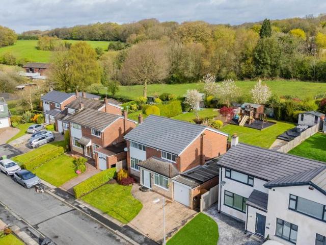 House for sale in Over Hulton, Lee Bank