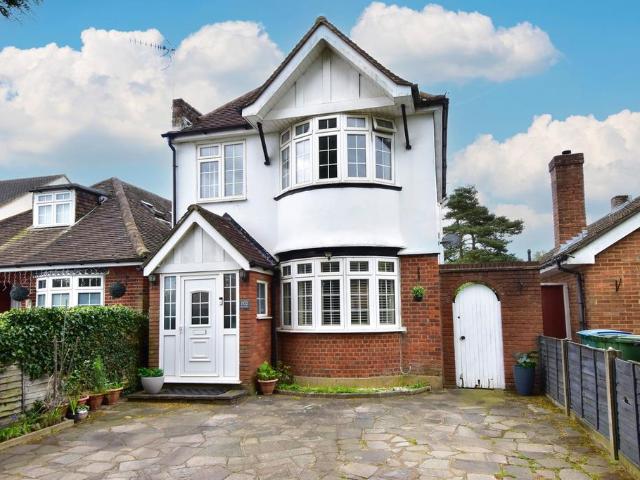 House for sale in Kingswood, Watford