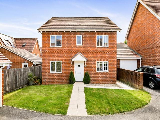 House for sale in Hawkinge, Folkestone