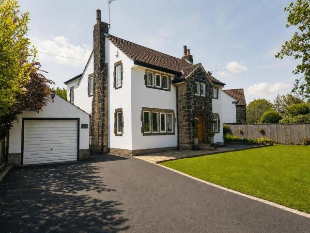 House for sale in Tranmere Park, Guiseley