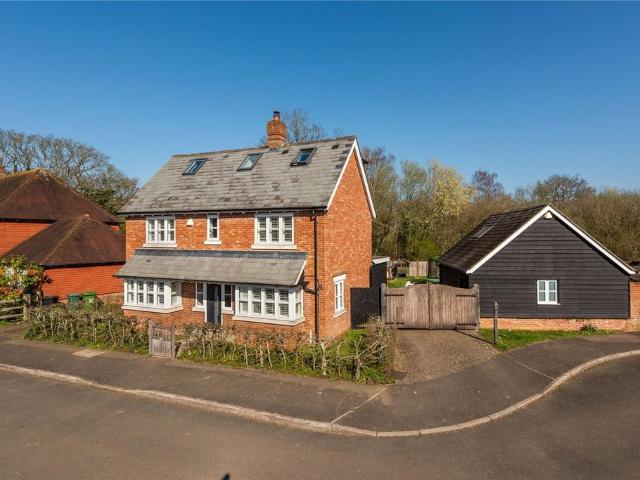 House for sale in Pachesham Park, Surrey