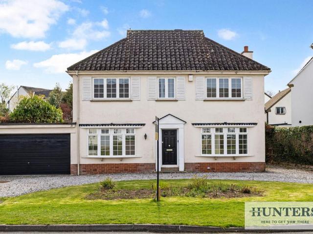House for sale in Tranmere Park, West Yorkshire