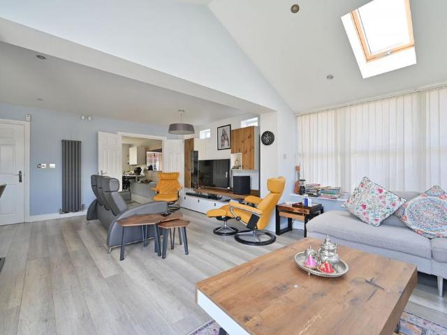 House for sale in Batchworth, Hertfordshire