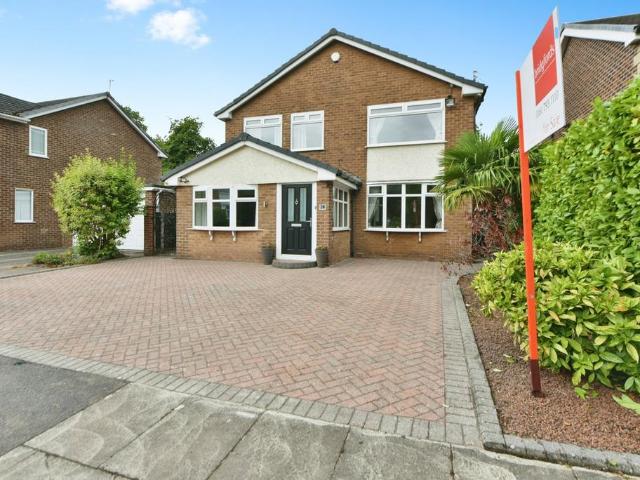 House for sale in Roe Green, Salford