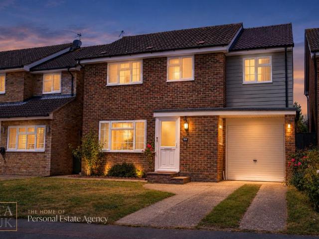 House for sale in Cootham, Horsham