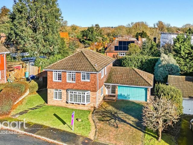 House for sale in Holyport, Bray