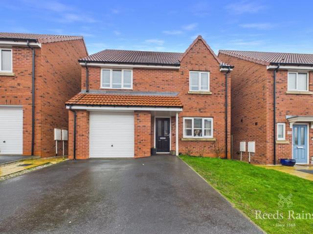 House for sale in East Ayton, North Yorkshire