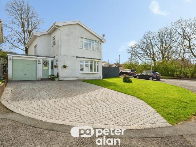 House for sale in Cimla, Neath