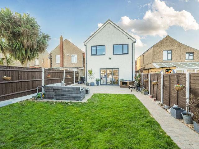 House for sale in Hardway, Middlecroft