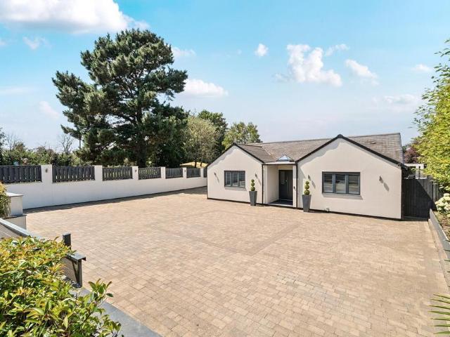House for sale in Leybourne, Bourne Vale