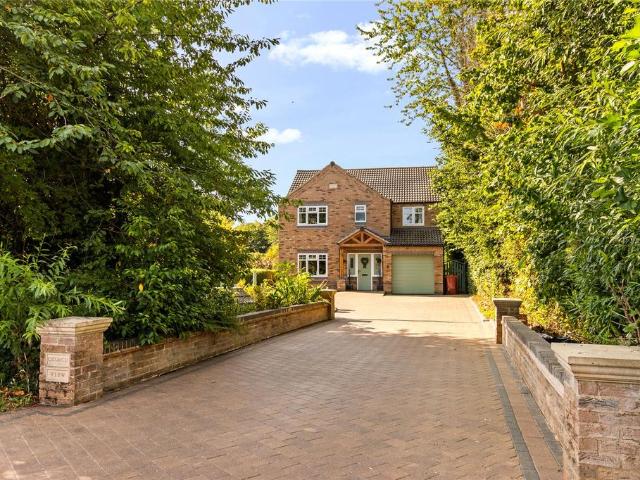 House for sale in Broughton, North Lincolnshire
