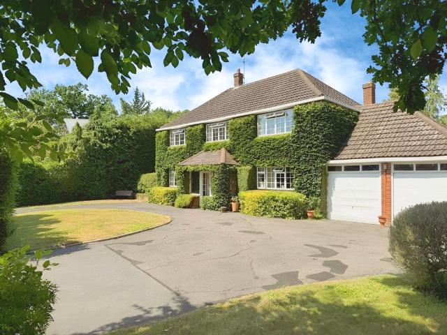 House for sale in Watford Rural, Batchworth