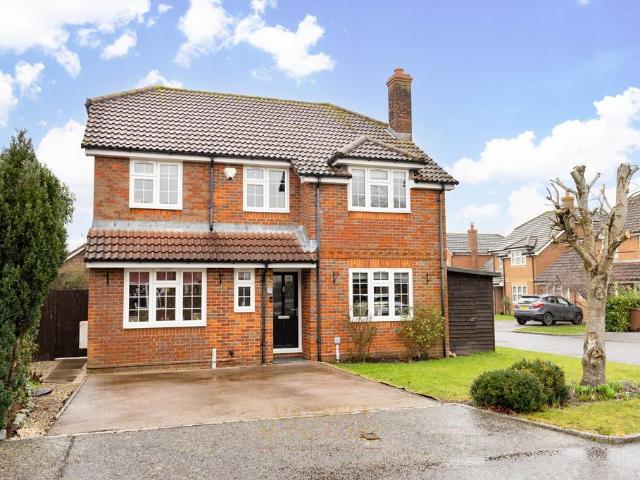 House for sale in Burstow, Hillview