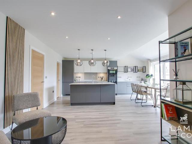House for sale in Elmstead, Dale Hill
