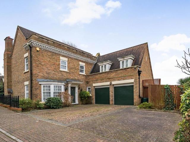 House for sale in London Borough of Croydon, Upper Norwood