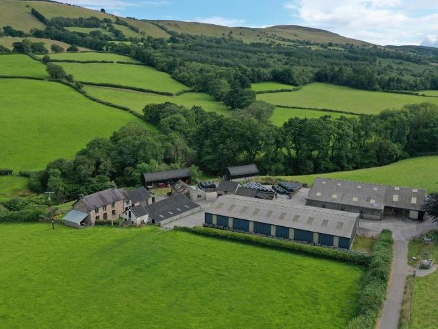 House for sale in Llangadog, Bethlehem