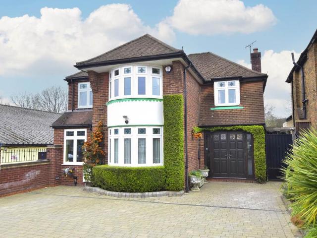 House for sale in Batchworth, Hertfordshire