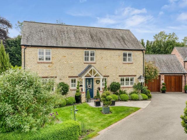 House for sale in Potterspury, Northamptonshire