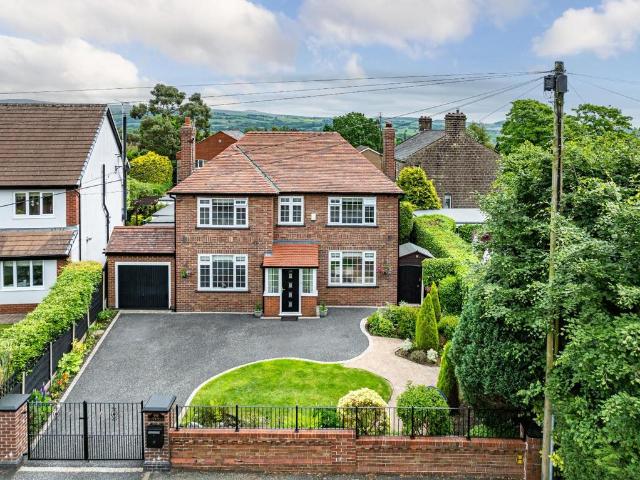 House for sale in Hazelhurst, Bury