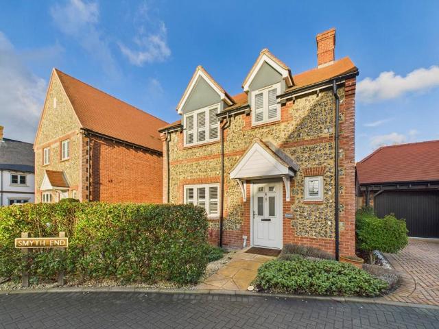 House for sale in Aston Clinton, Buckinghamshire