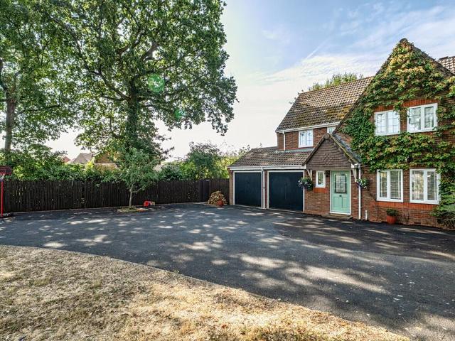 House for sale in Horsham, West Sussex