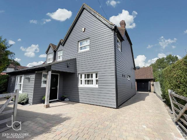 House for sale in Chipping Hill, Essex