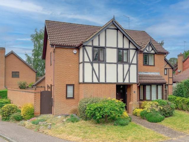House for sale in Leighton-Linslade, Leighton Buzzard
