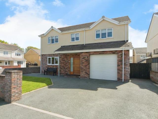 House for sale in Llangefni