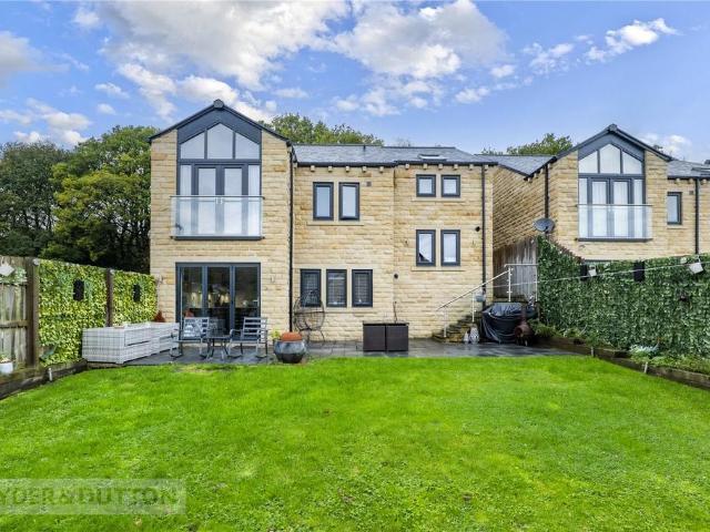House for sale in Meltham, West Yorkshire