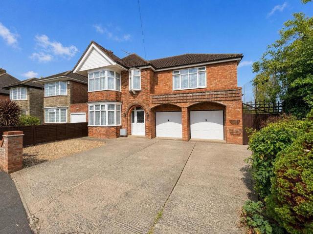 House for sale in New England, Peterborough