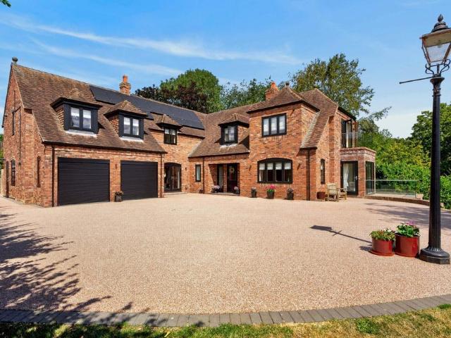 House for sale in Crookhill, Worcestershire