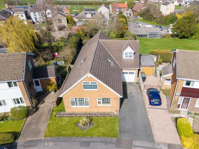 House for sale in Drighlington, Adwalton