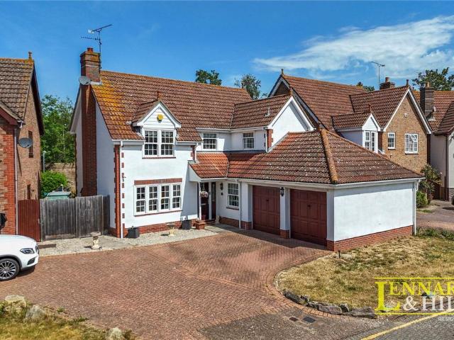 House for sale in Badgers Dene, Grays